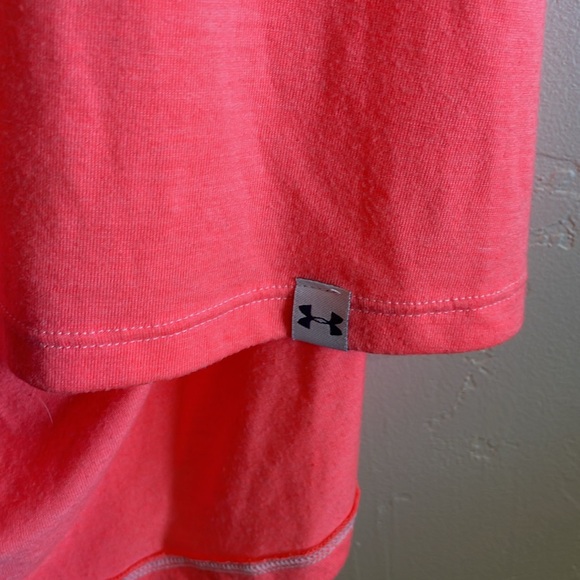 Pink workout shirt (Under Armour) - Picture 2 of 4